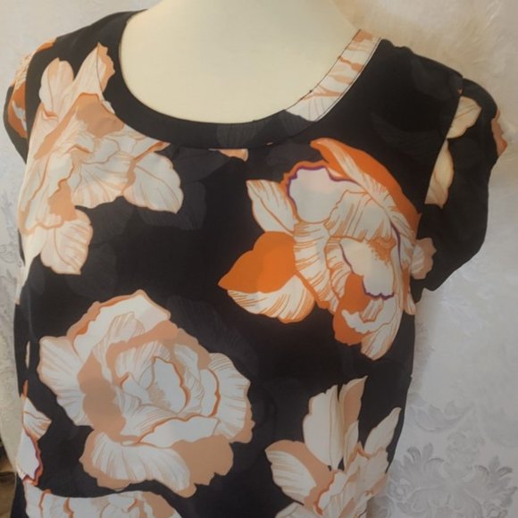 CAbi Blossom Top #5030 - Picture 3 of 10